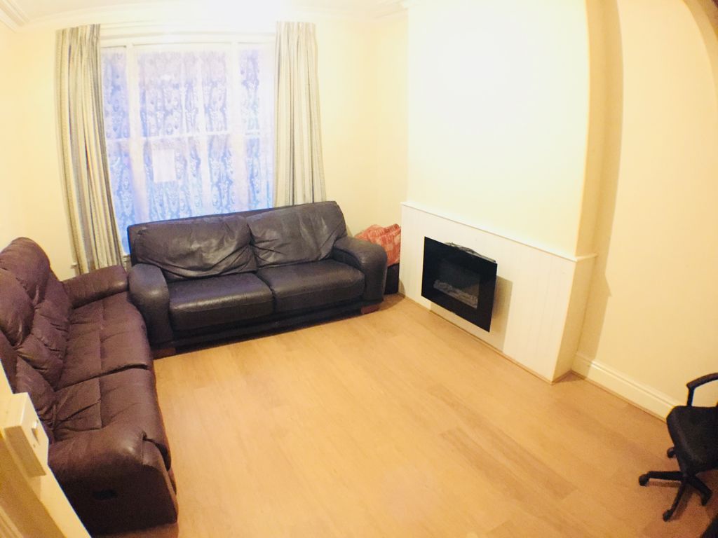 Property photo 3 of 14 Living Room