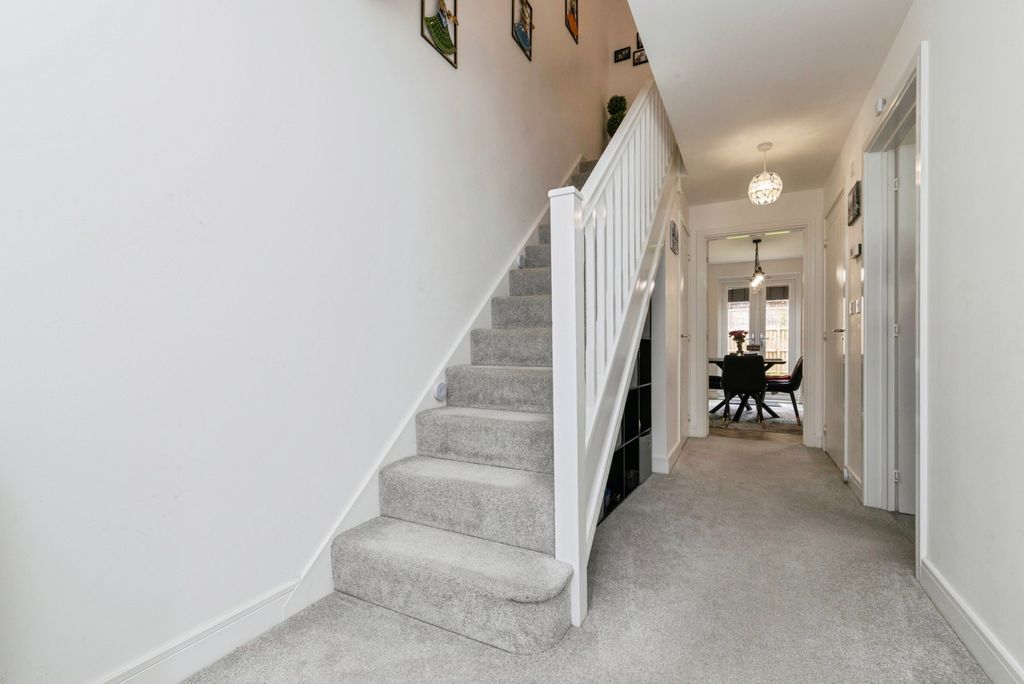 Property photo 2 of 19 Pbox-Img.Jpg