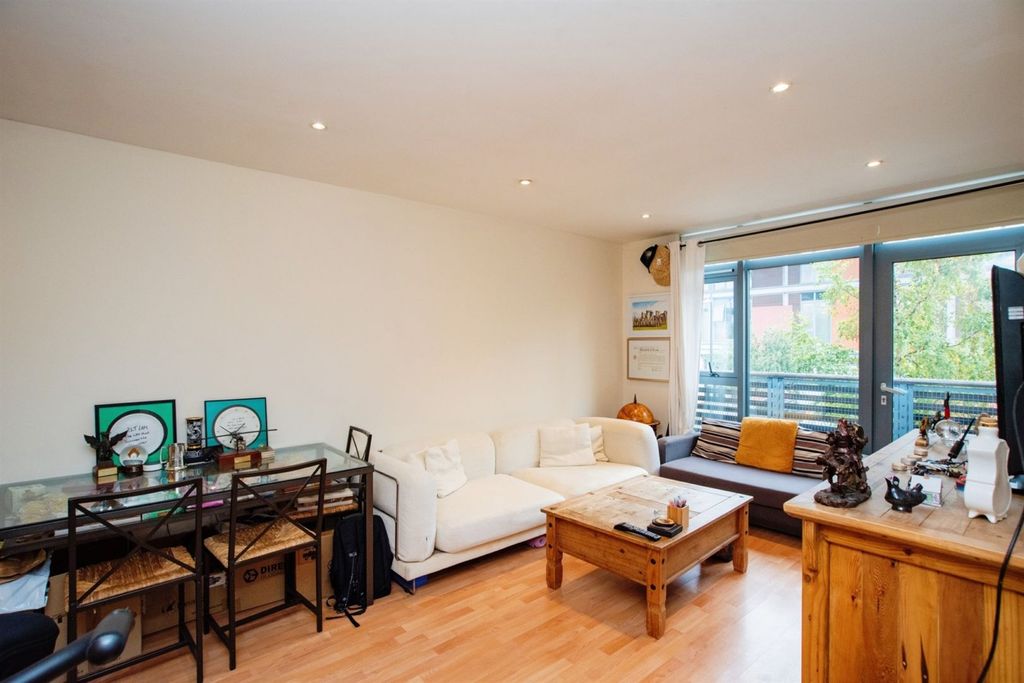 Property photo 2 of 8 Living Room