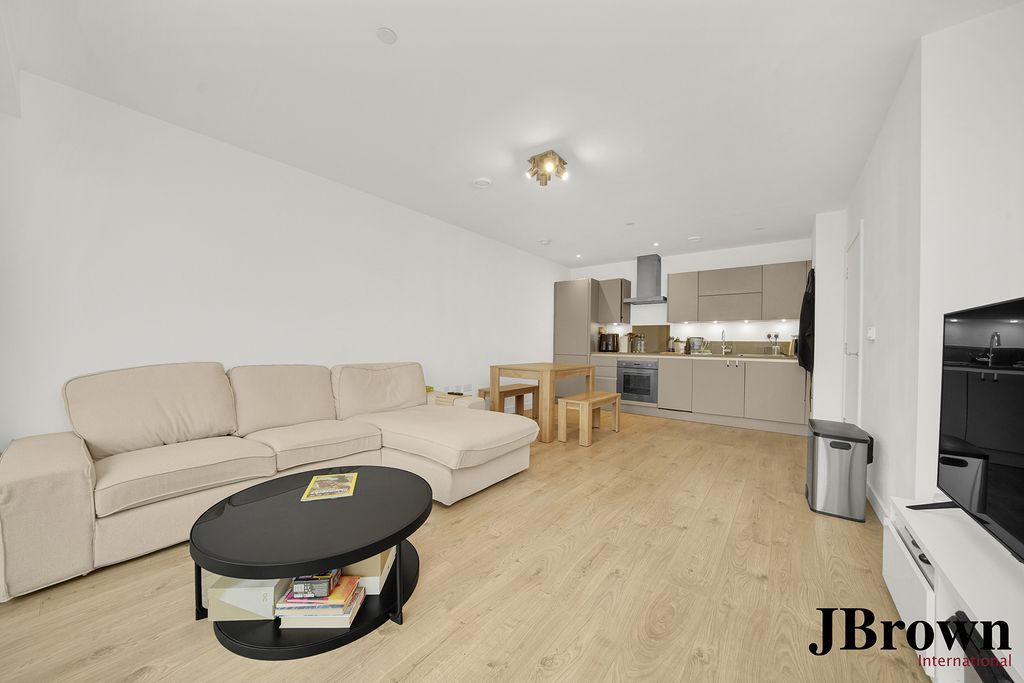 Property photo 3 of 11