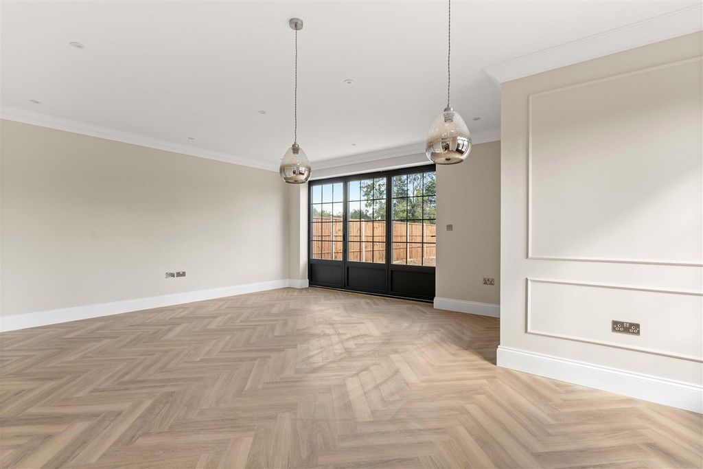Property photo 2 of 13 2