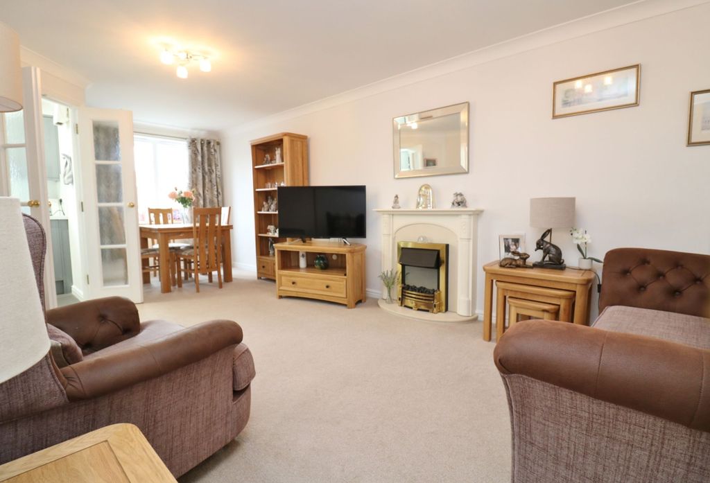 Property photo 2 of 9