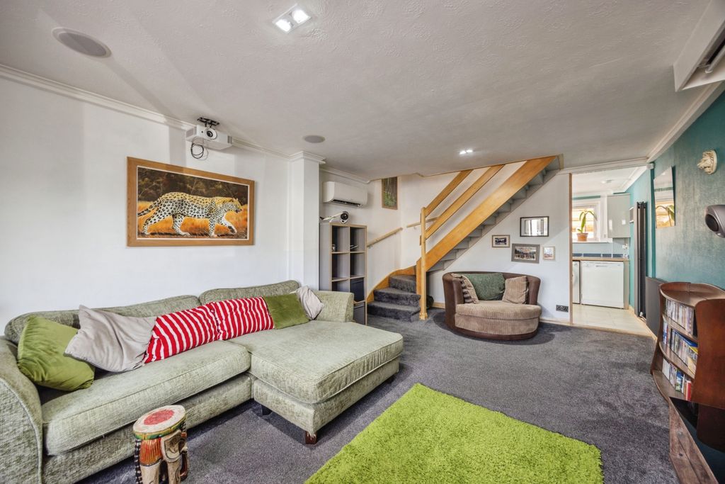 Property photo 2 of 21 2W8A0279