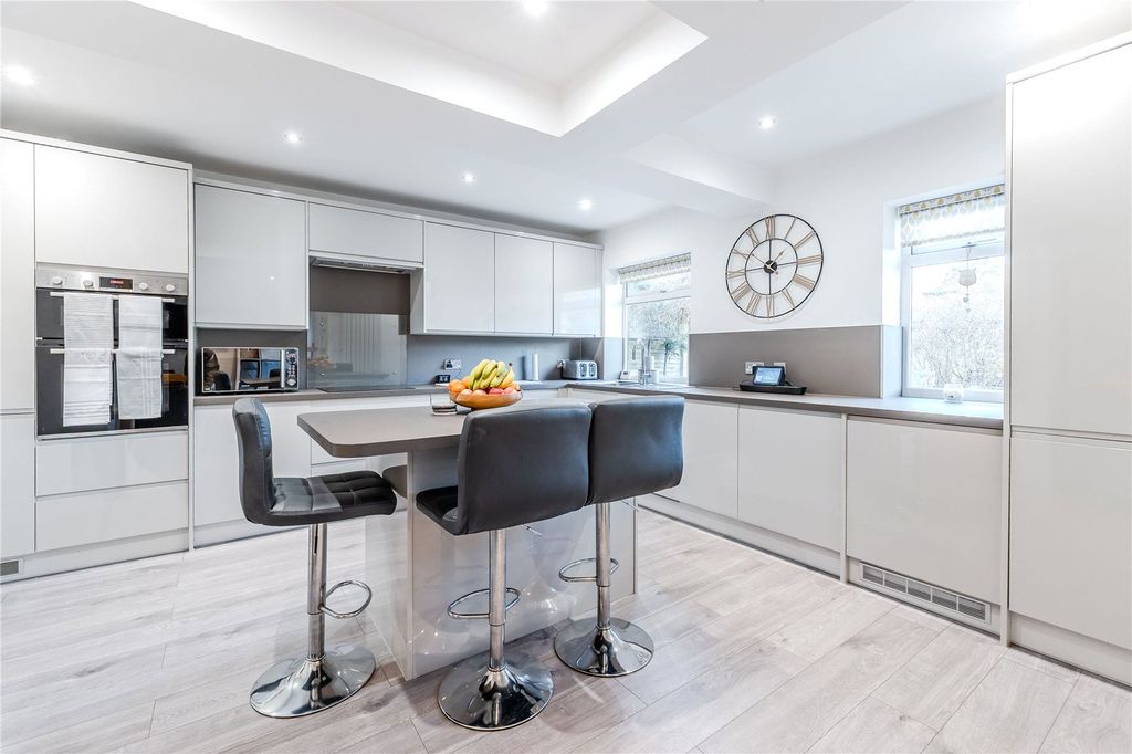 Property photo 3 of 17 Picture No. 16