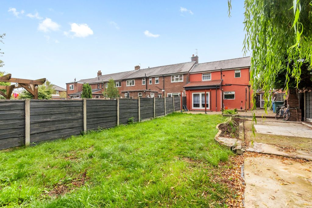 Property photo 2 of 24