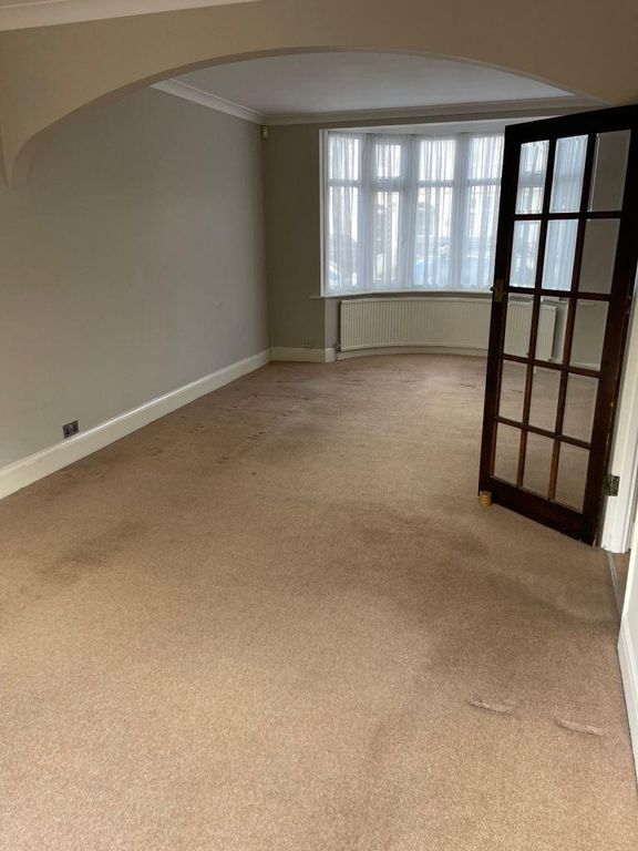 Property photo 2 of 7 Photo 2