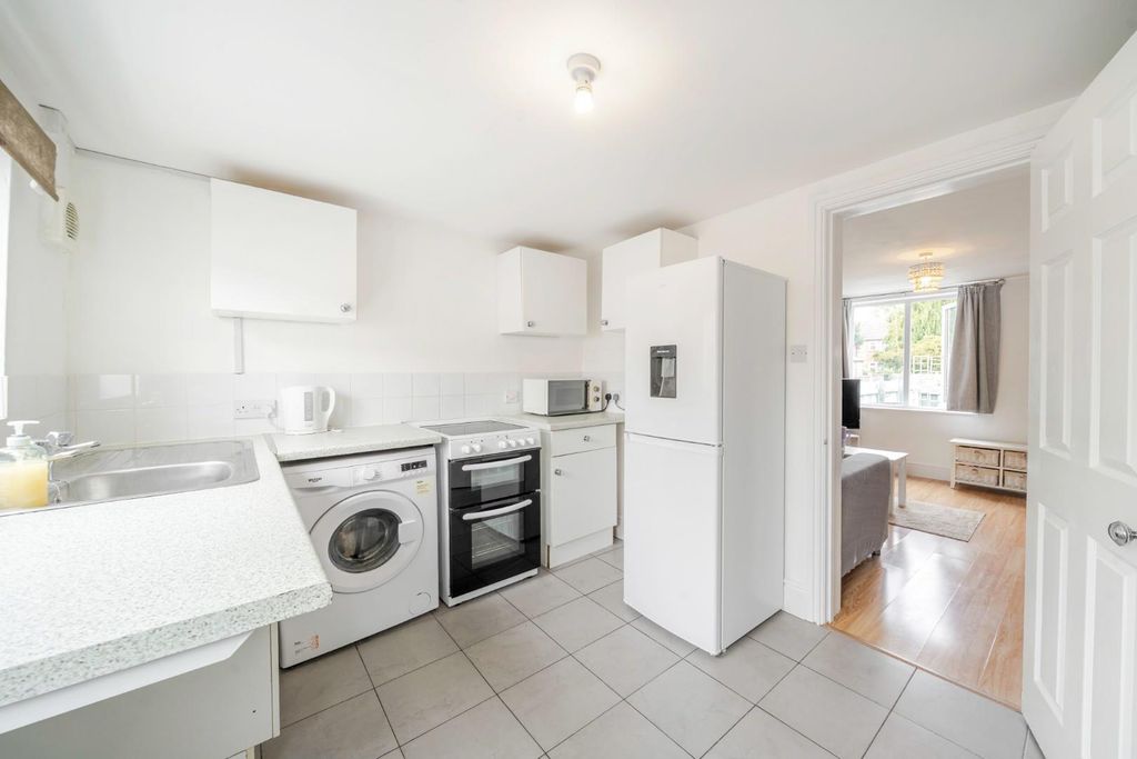 Property photo 3 of 18 Kitchen.Jpg