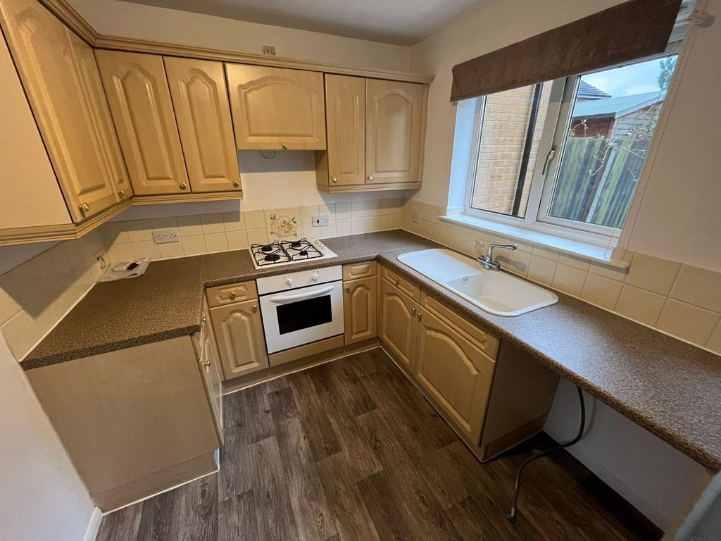 Property photo 3 of 7 Kitchen