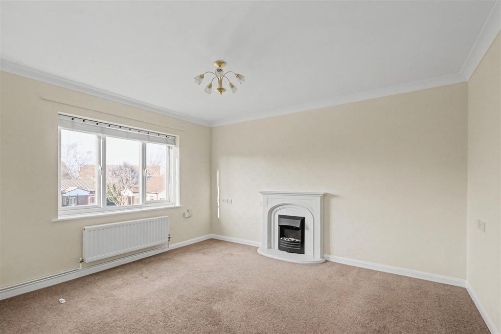 Property photo 2 of 13 Lounge.Jpeg