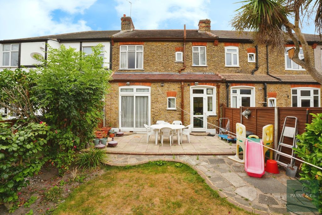 Property photo 2 of 20