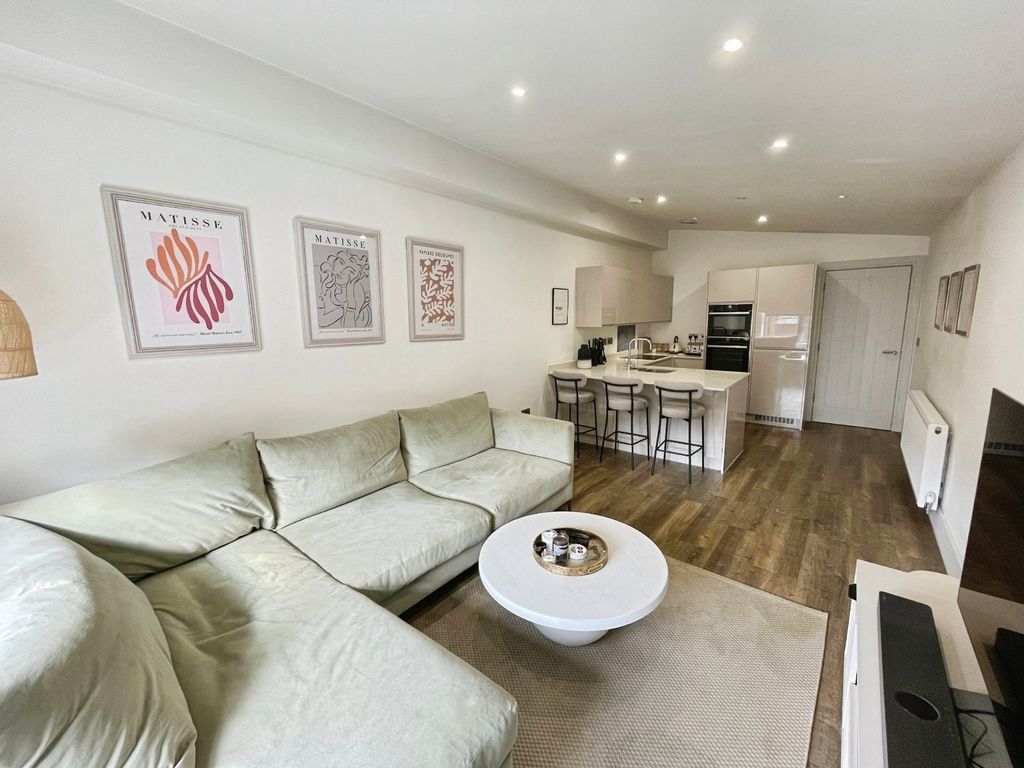 Property photo 3 of 18 Picture No. 15