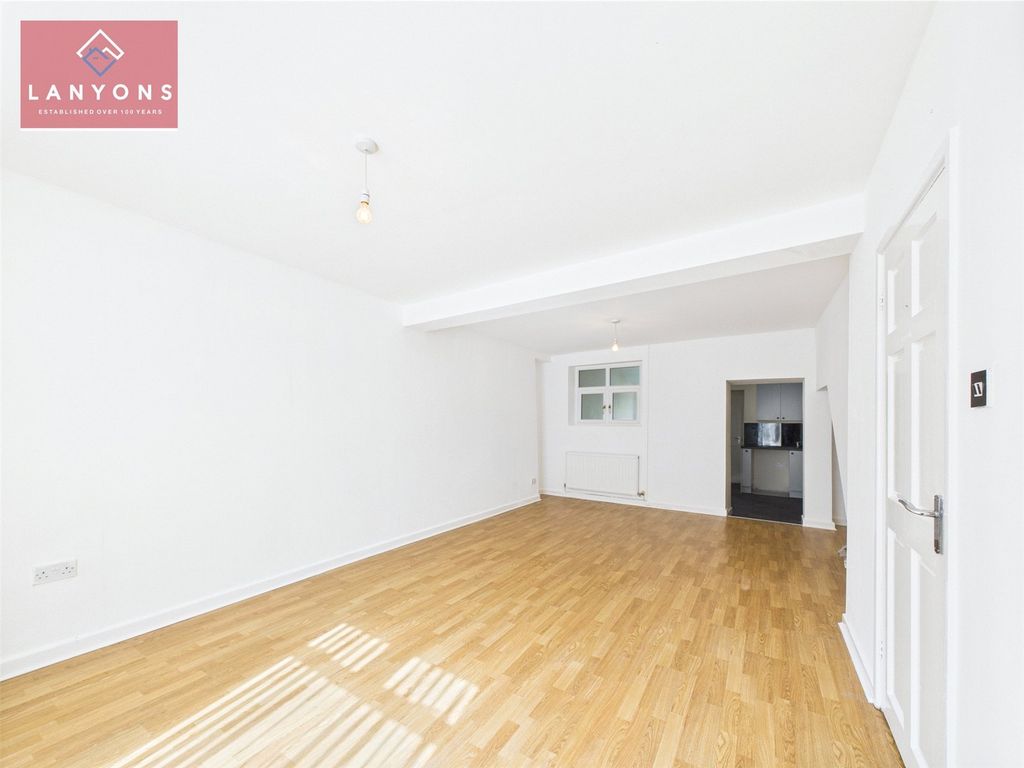 Property photo 3 of 13 Picture No. 17