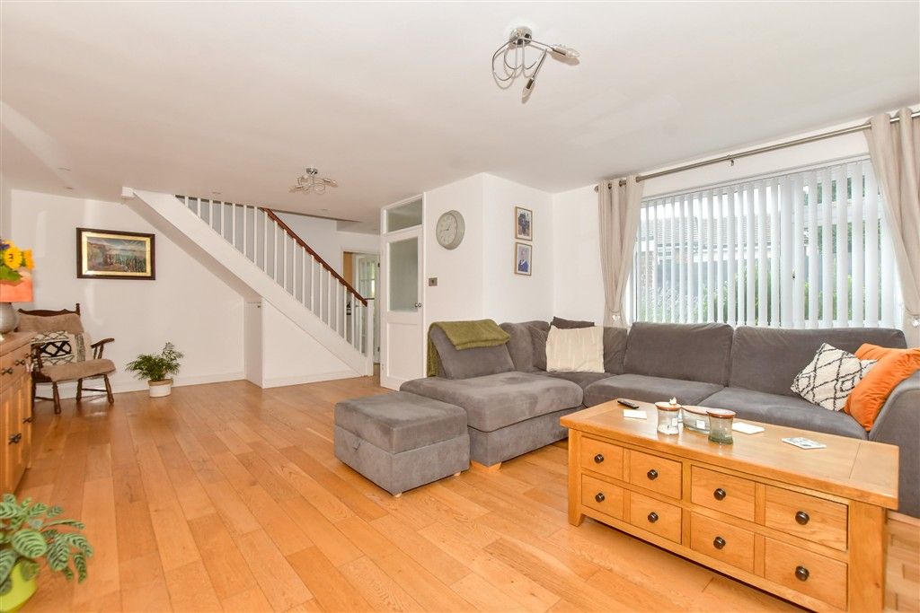 Property photo 2 of 12 Lounge/ Diner