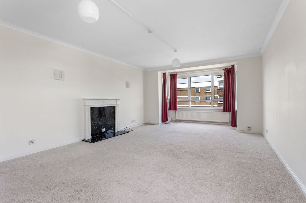 Property photo 3 of 23