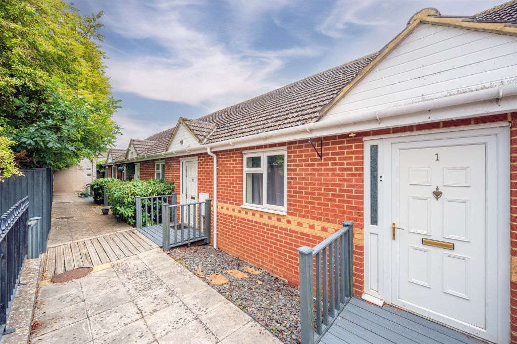 Property photo 1 of 8