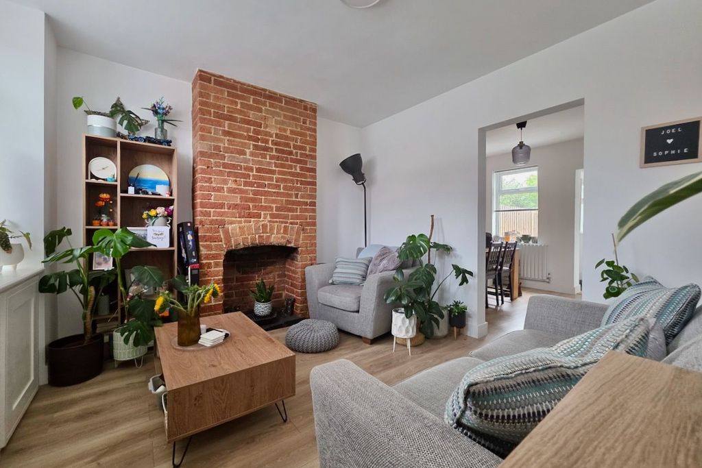 Property photo 2 of 10