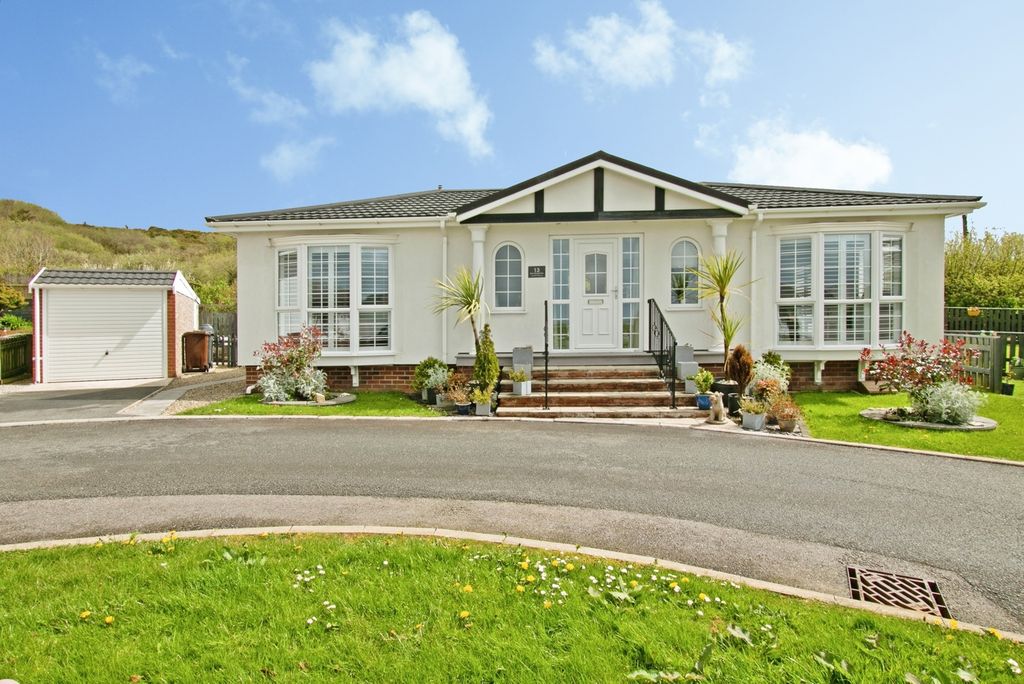 Property photo 1 of 41 Front