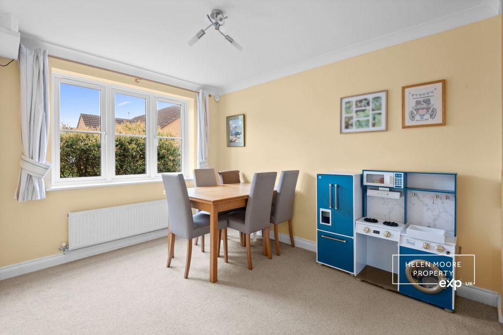Property photo 3 of 13