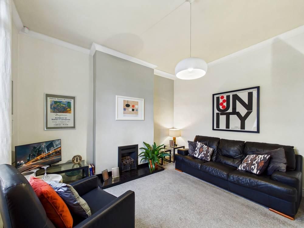 Property photo 2 of 16 Living Room