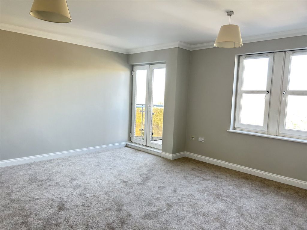 Property photo 2 of 14 Picture No. 24