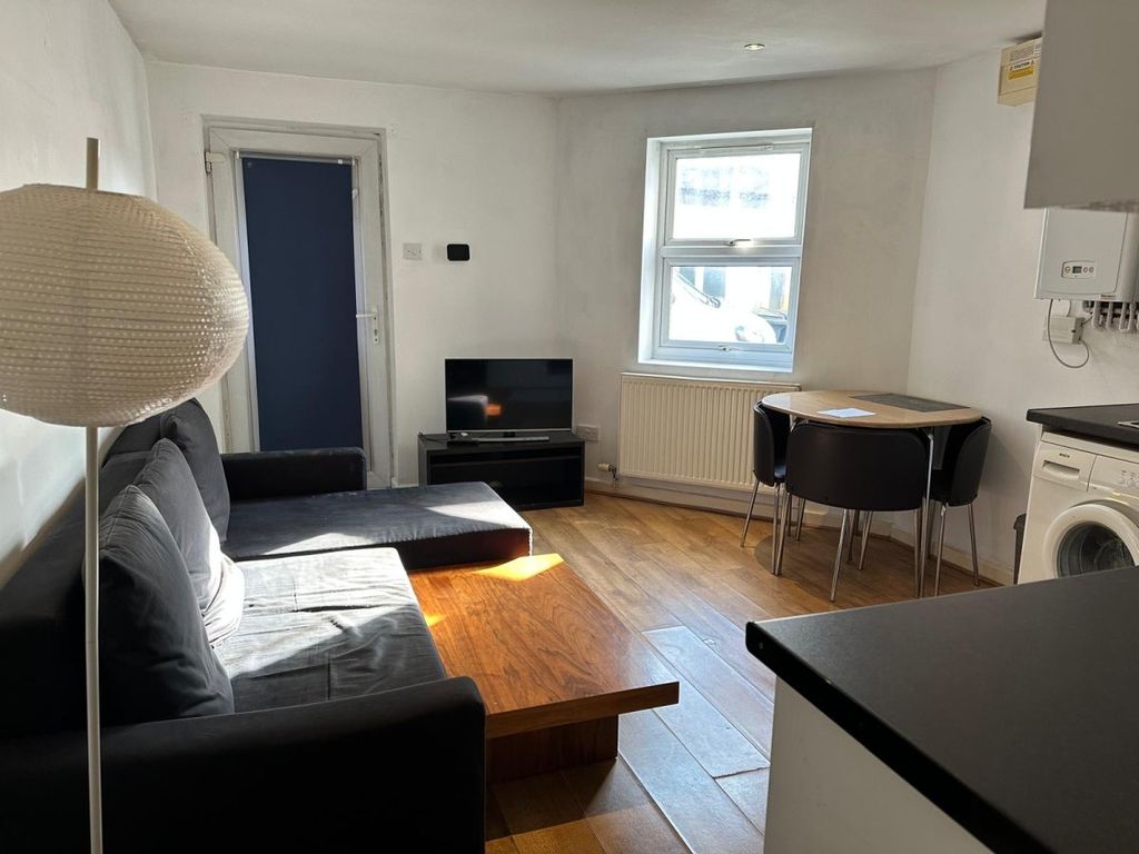 Property photo 1 of 4