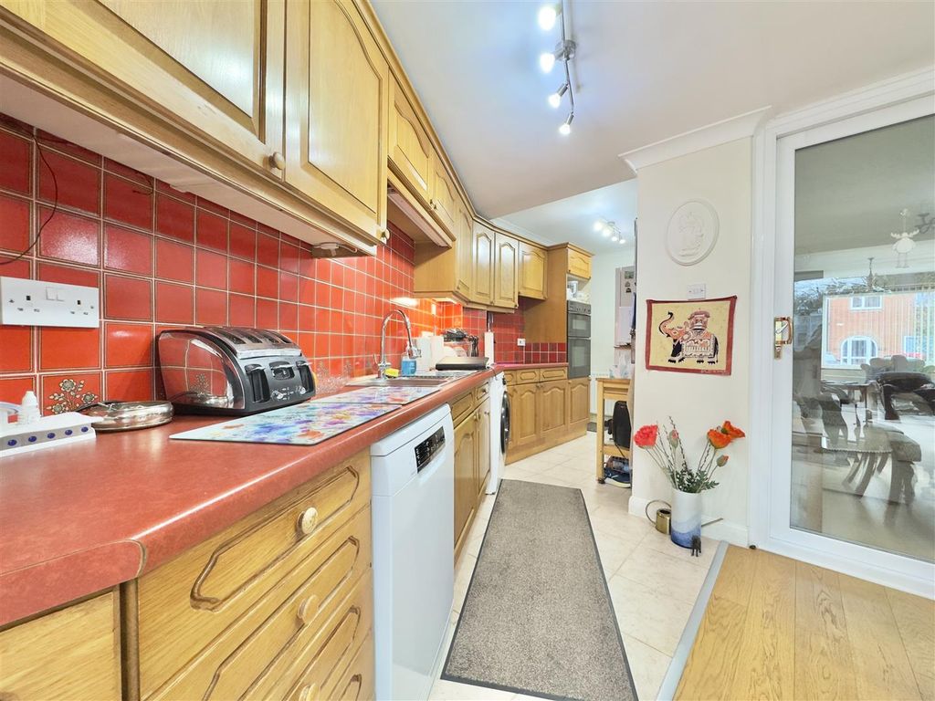 Property photo 2 of 19 Kitchen/Diner