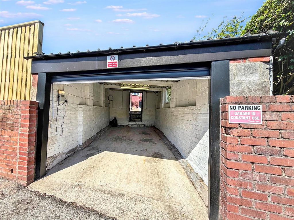 Property photo 3 of 21 Img_4960.Jpg