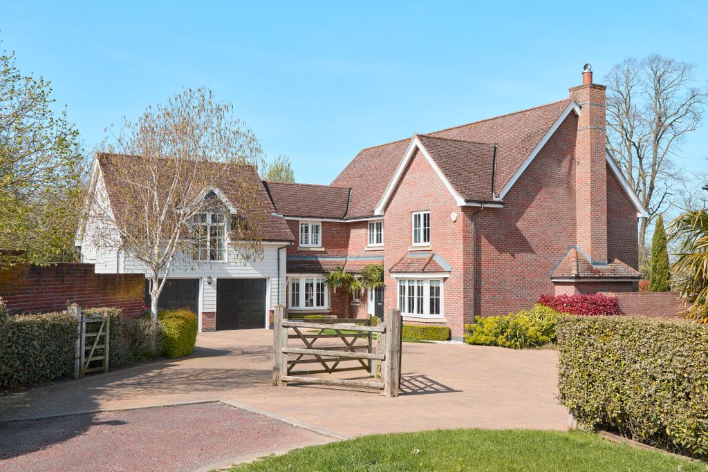 Property photo 1 of 37 53 Meadow Lane Externals 0804260002