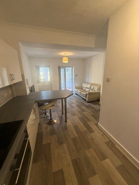 Property photo 2 of 10 10
