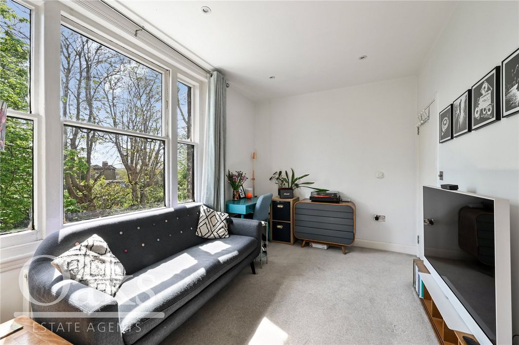 Property photo 3 of 11 Picture No. 19