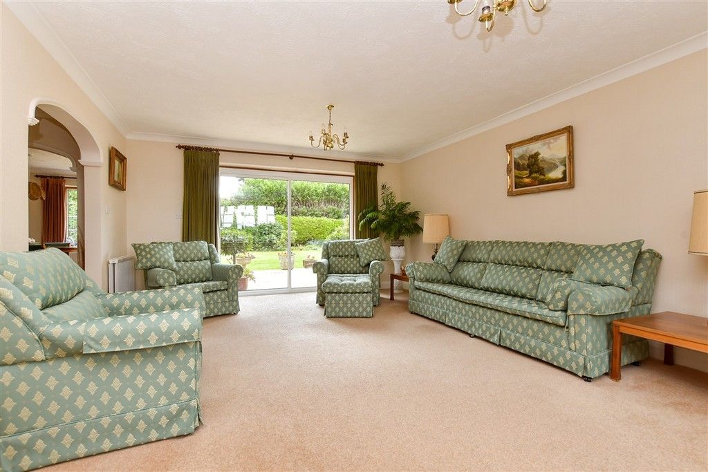 Property photo 3 of 22 Lounge