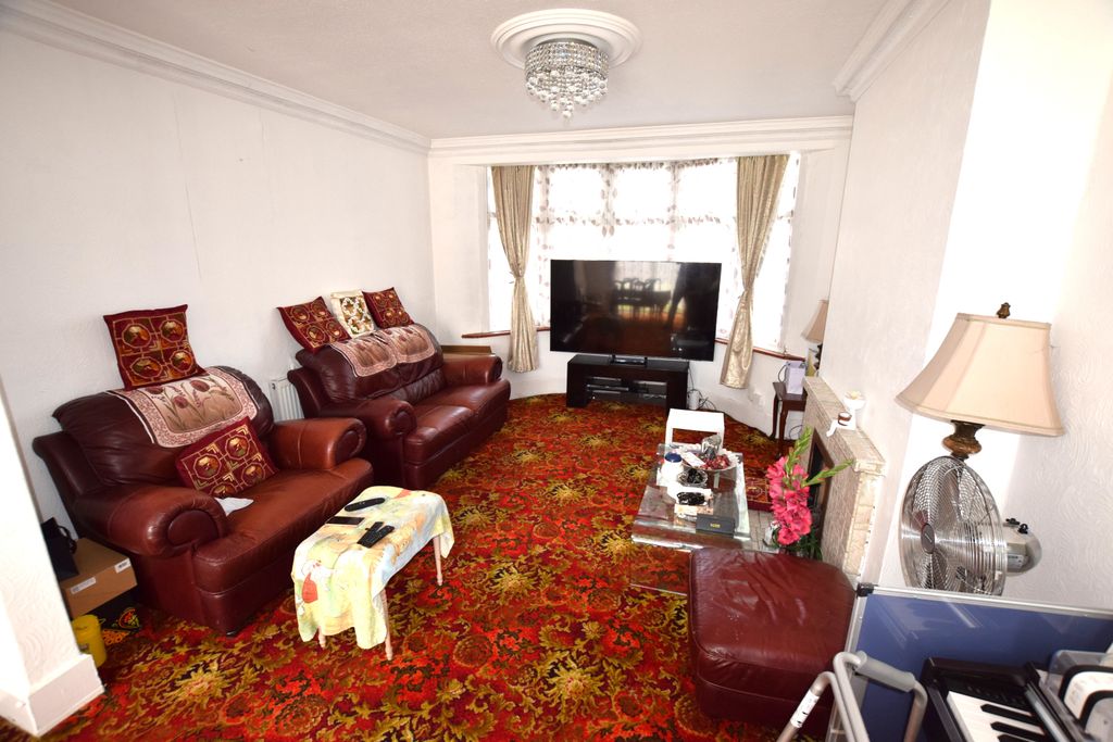Property photo 2 of 9