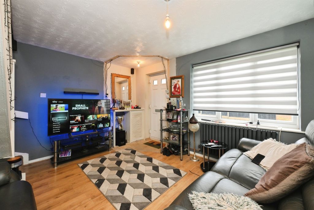 Property photo 3 of 14