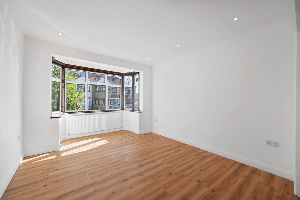 Property photo 3 of 13 13