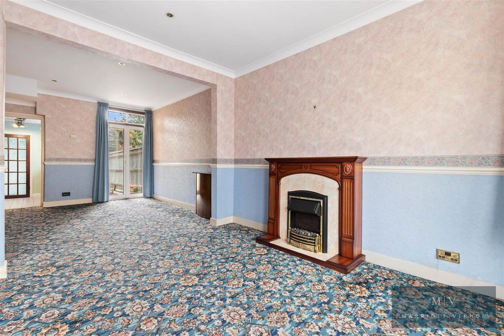 Property photo 3 of 13 Edward Road 6 MV-2.Jpg