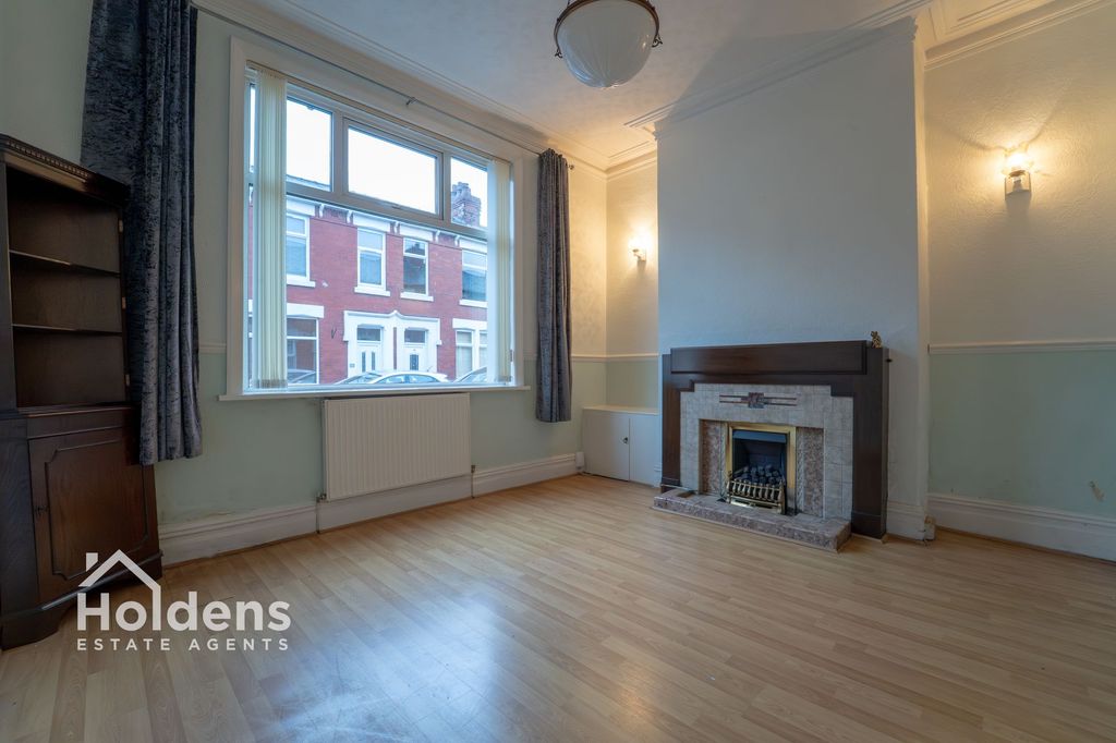 Property photo 2 of 20