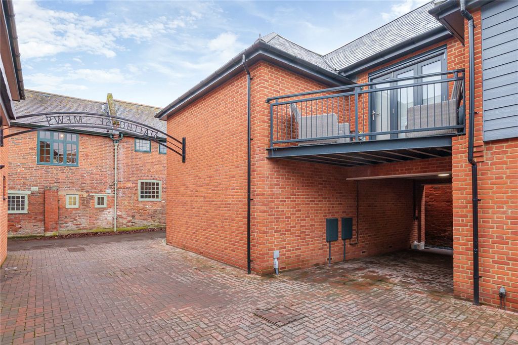 Property photo 2 of 14 Picture No. 10