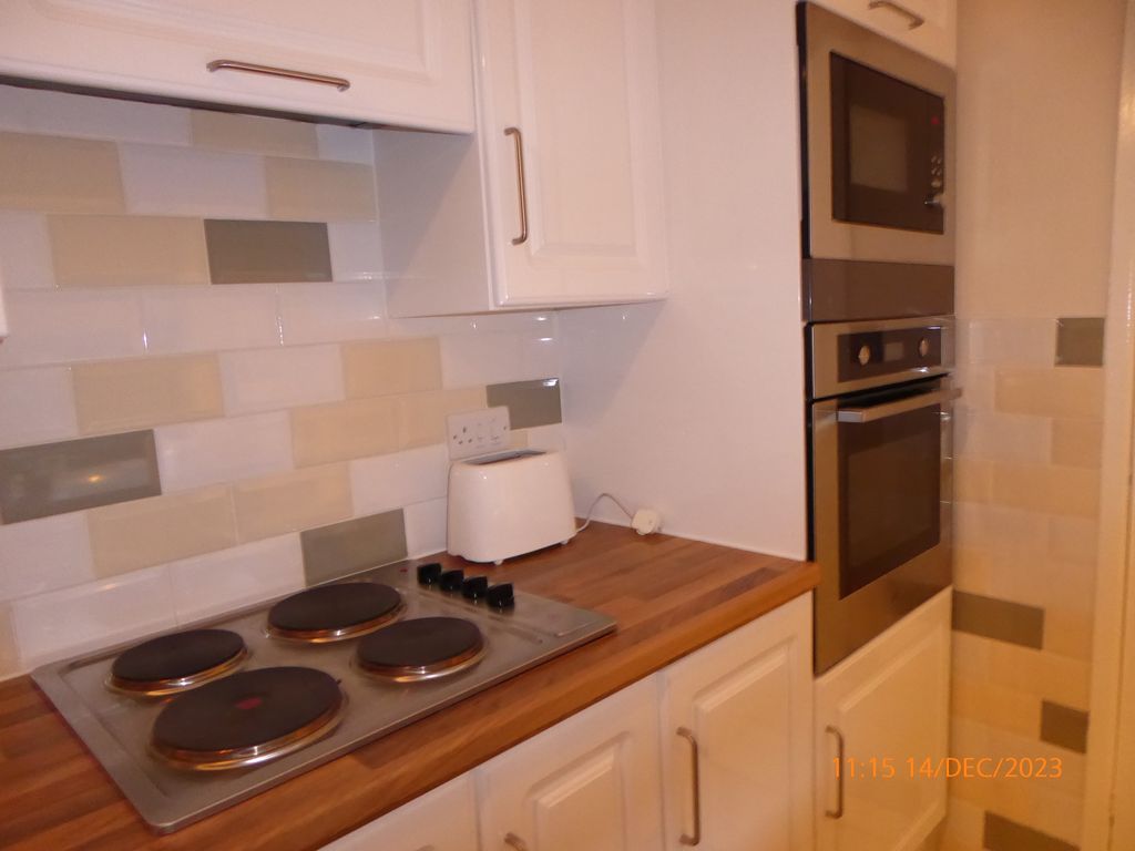 Property photo 3 of 11 Integrated Appliances