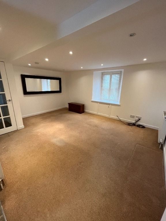 Property photo 3 of 10 Photo 3