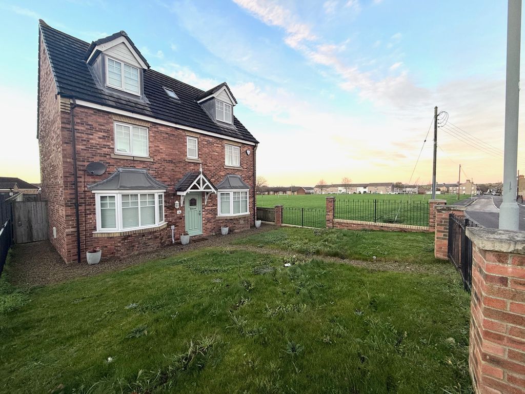 Property photo 1 of 18