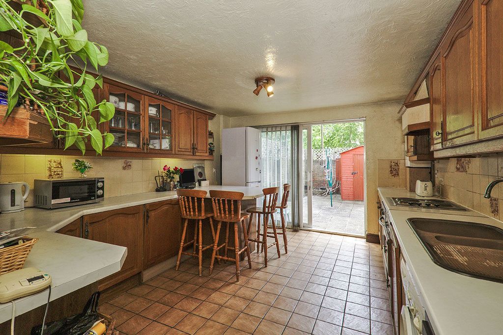 Property photo 2 of 12