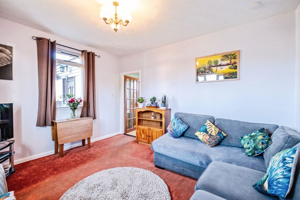 Property photo 3 of 15 Living Room