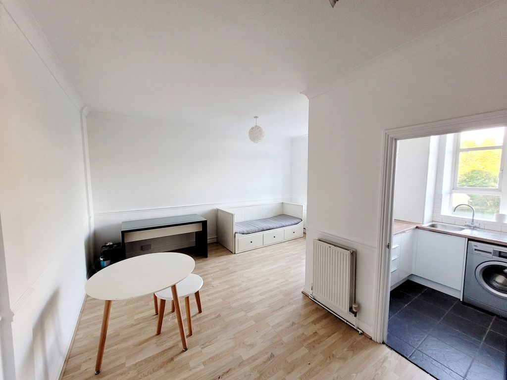 Property photo 3 of 7 Gallery