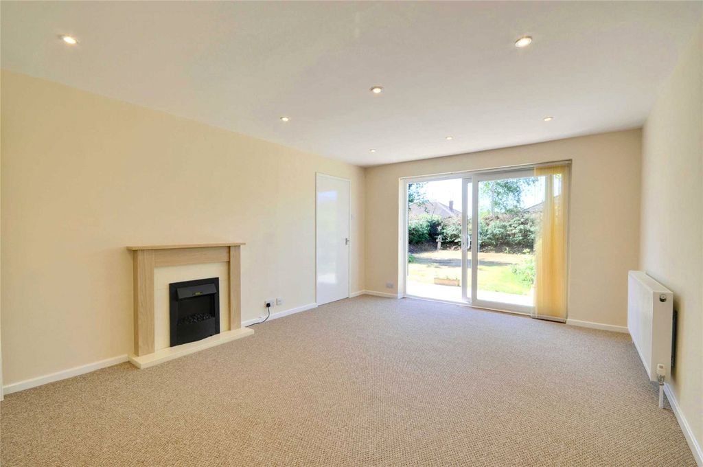 Property photo 2 of 8 Picture No. 11