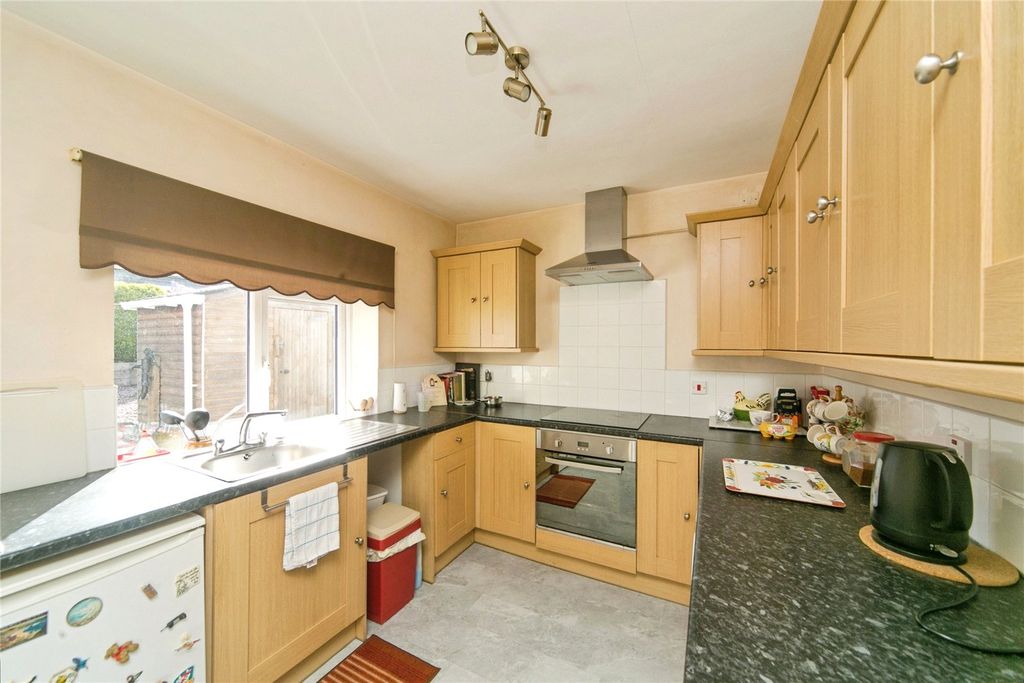 Property photo 3 of 22 Picture No. 02