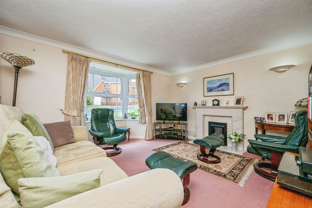 Property photo 2 of 25