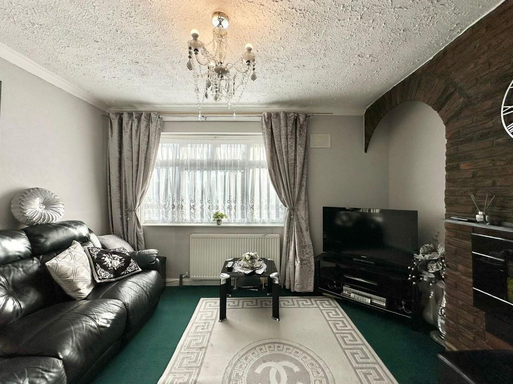 Property photo 3 of 14 5E9B4275-1361-4F8E-8B21-69Ab9A75B696.Jpg