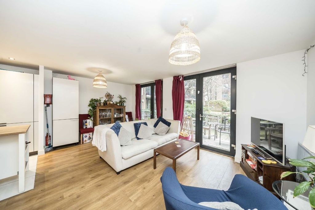 Property photo 2 of 8