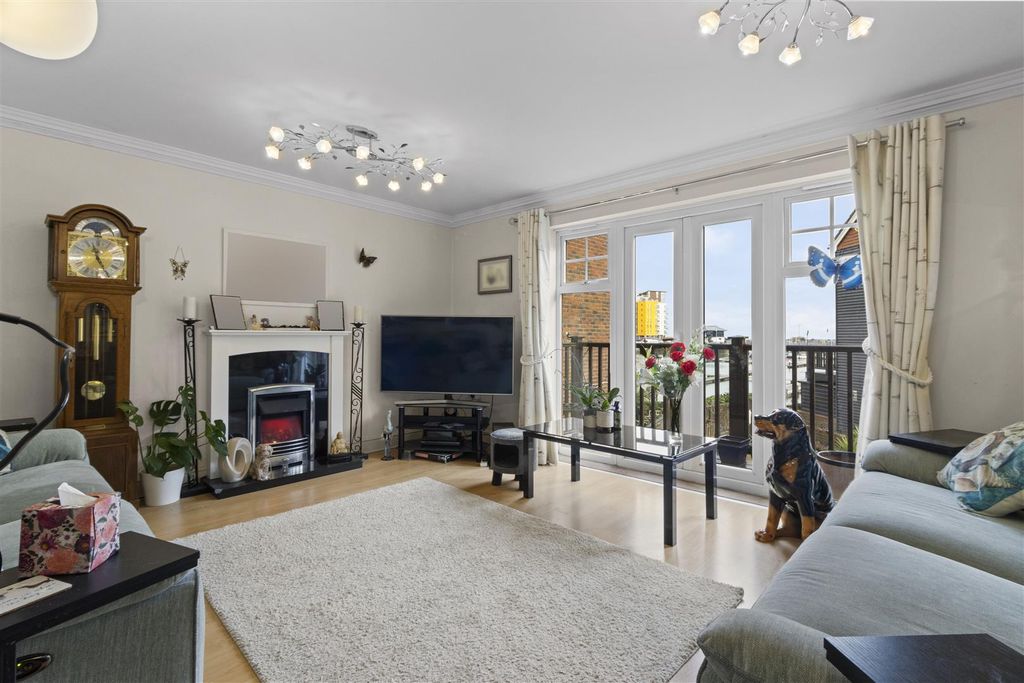 Property photo 2 of 13 7.Jpg