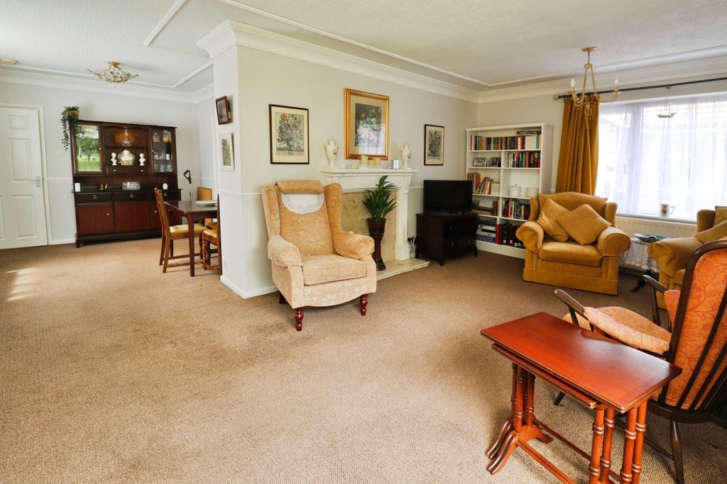 Property photo 2 of 20